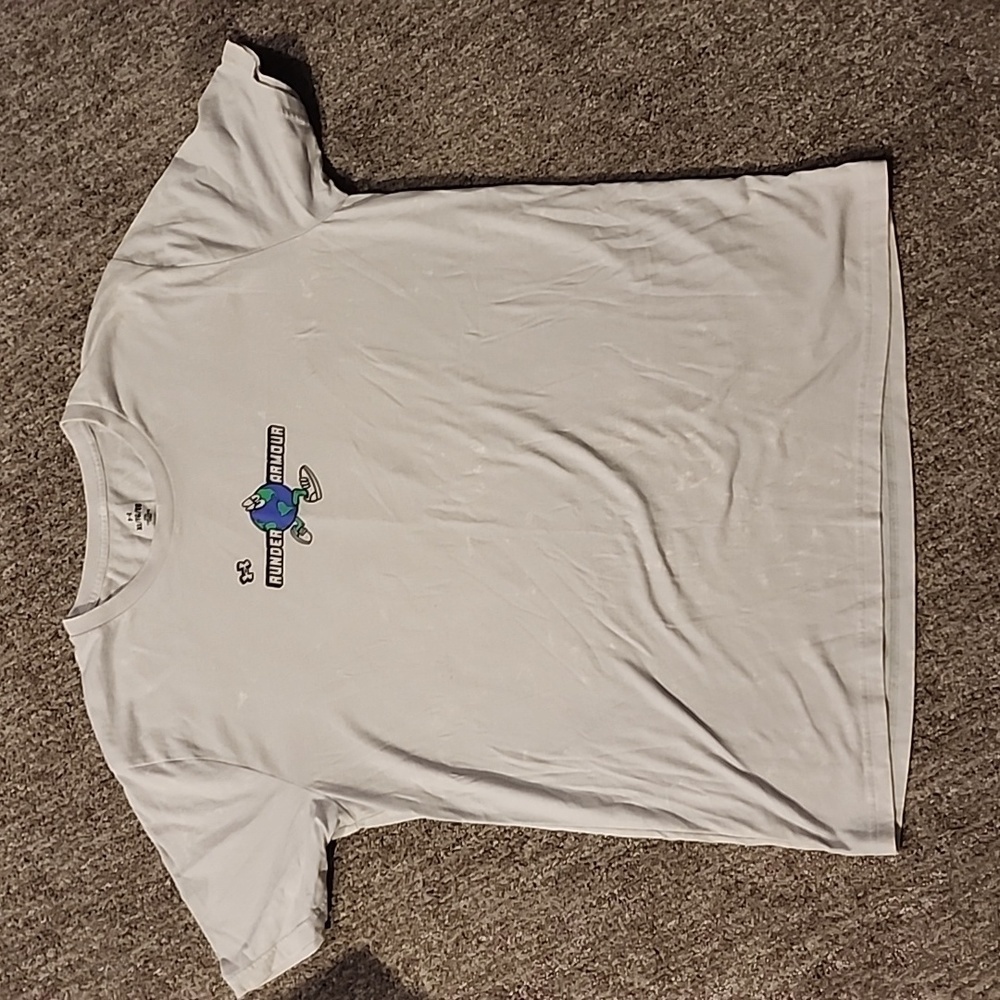 Under Armour size XL Runder Armour t-shirt gray/bleach dye very faint
